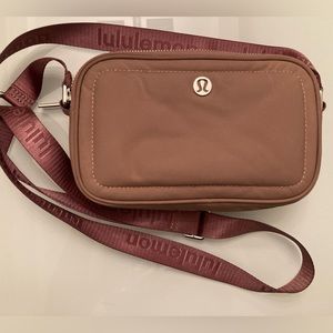 Lululemon Crossbody Camera Bag 2L